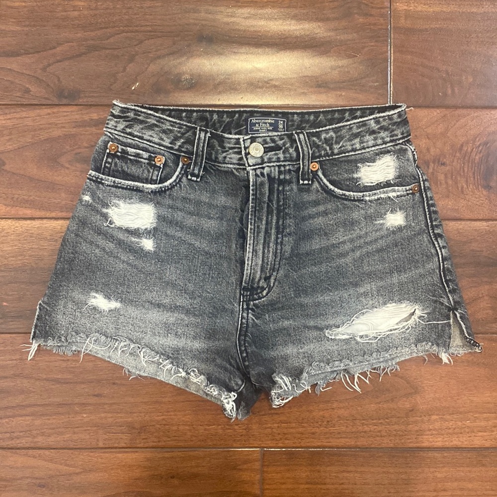 Abercrombie & Fitch 24 high rise distressed Jean shorts